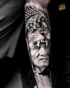 tatuaje_brazo_retrato_indio_leon_fabricio_galdino_logia_barcelona 